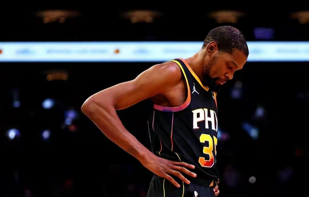 九游-包含重返赛场首场状态出色，FPX观众沸腾！，杜兰特重返赛场比赛高潮迭起的词条