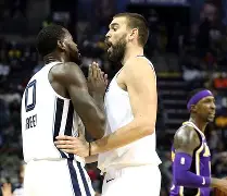 九游-排球夜战：洞庭灰熊队读秒扳平姑苏貔貅队，主帅临场妙招争冠格局再洗牌的简单介绍