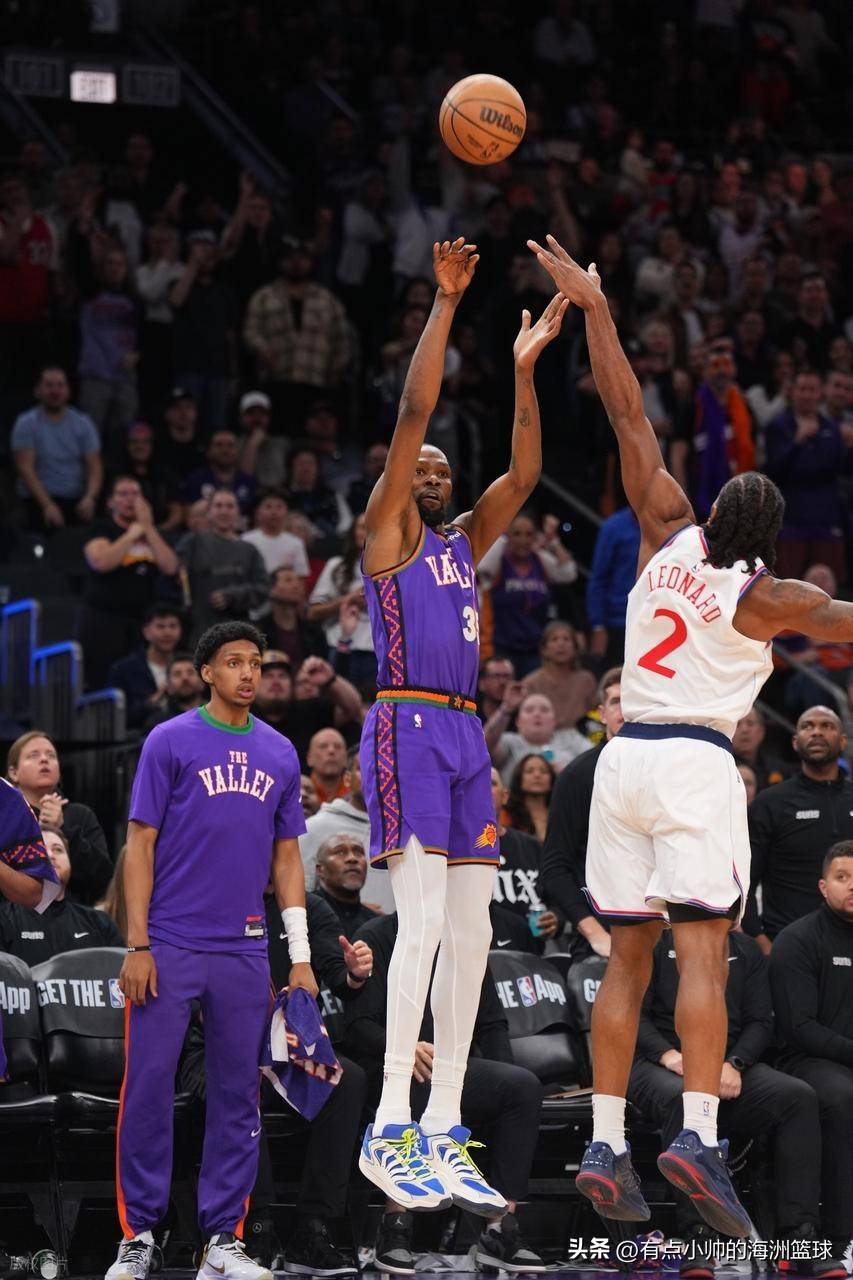 九游-杜兰特在曼联比赛中精彩发挥，挺进下一轮引发热议！的简单介绍