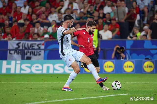 九游体育-包含C罗爆冷击败皇家马德里，精彩发挥引爆全场！的词条